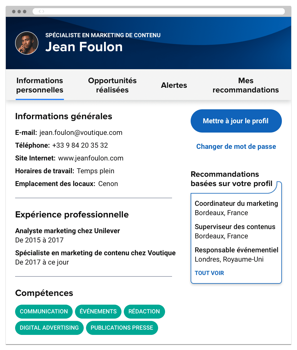 Profil d'employé répertoriant ses infos personnelles, compétences, expérience professionnelle et les postes vacants recommandés.
